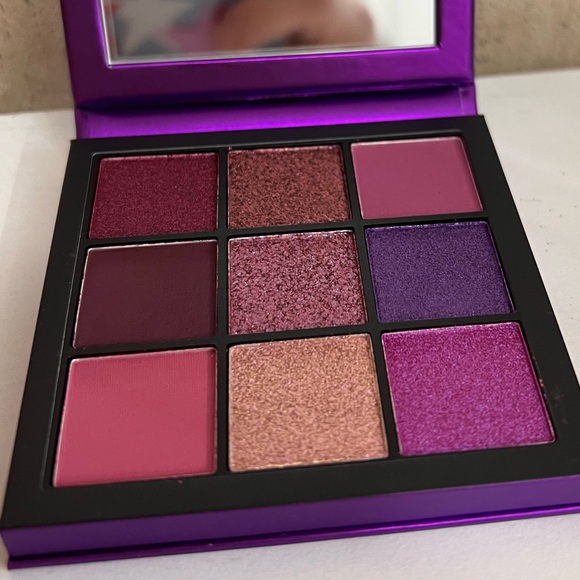 Huda Beauty Amethyst Obsessions Palette - Picture 3 of 5